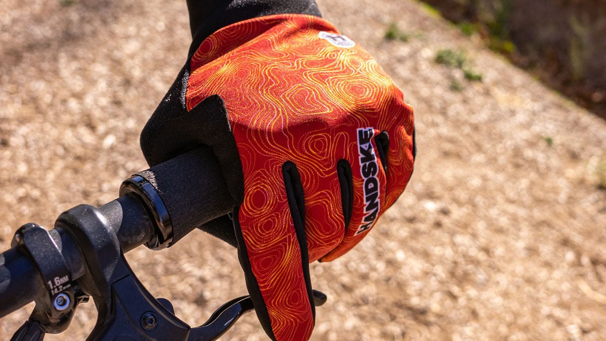 An update windproof cycling gloves